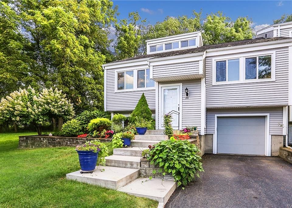 1st image of 20 Devonshire Dr