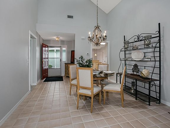 005_Dining Area