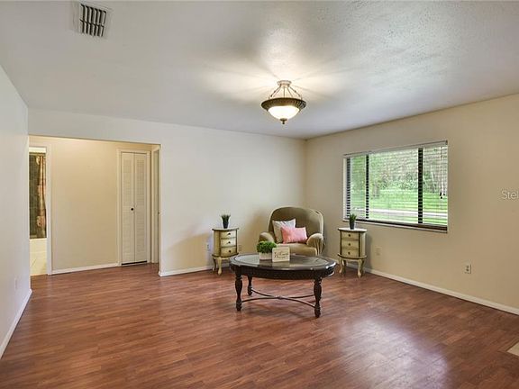 4th image of 2655 Park Ave