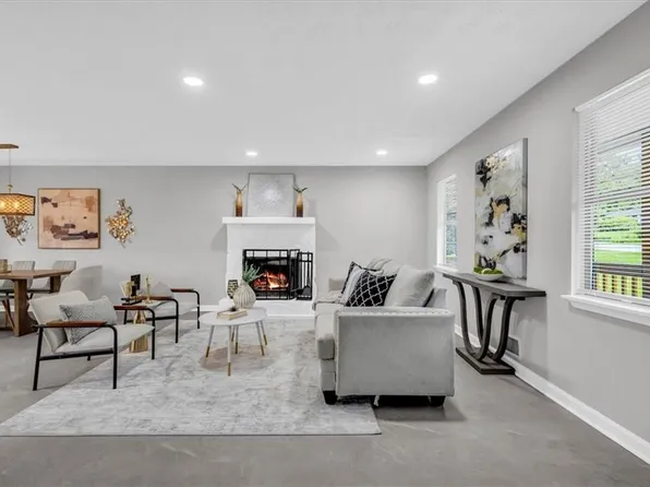 6607 Forestdale Ln, Douglasville, GA 30135