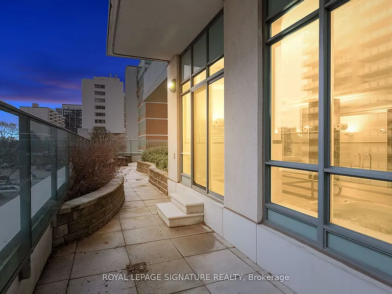 212 Eglinton Ave E #1411 — Photo 23