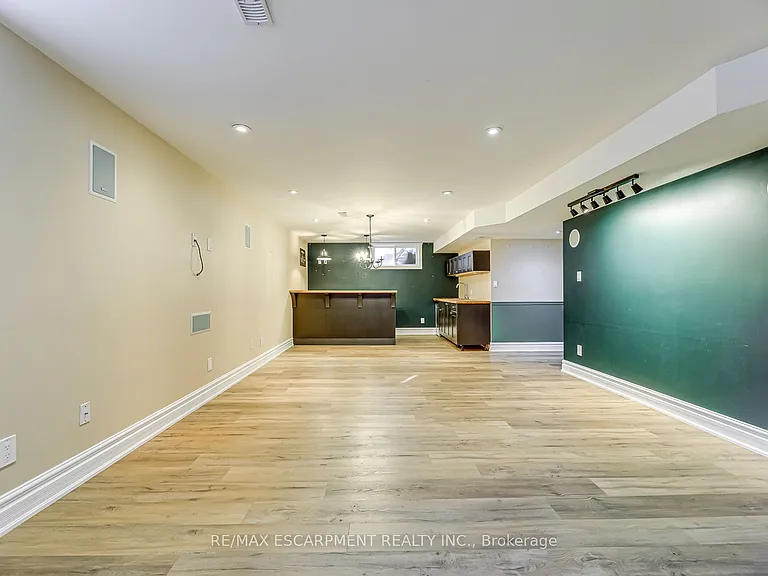 2492 Chaplin Rd — Photo 32