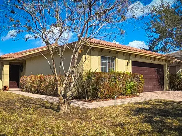 2142 SW Newport Isles Boulevard, Port St Lucie, FL 34953