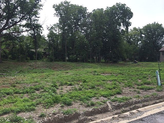 2nd image of 16971 Forest Glen Dr