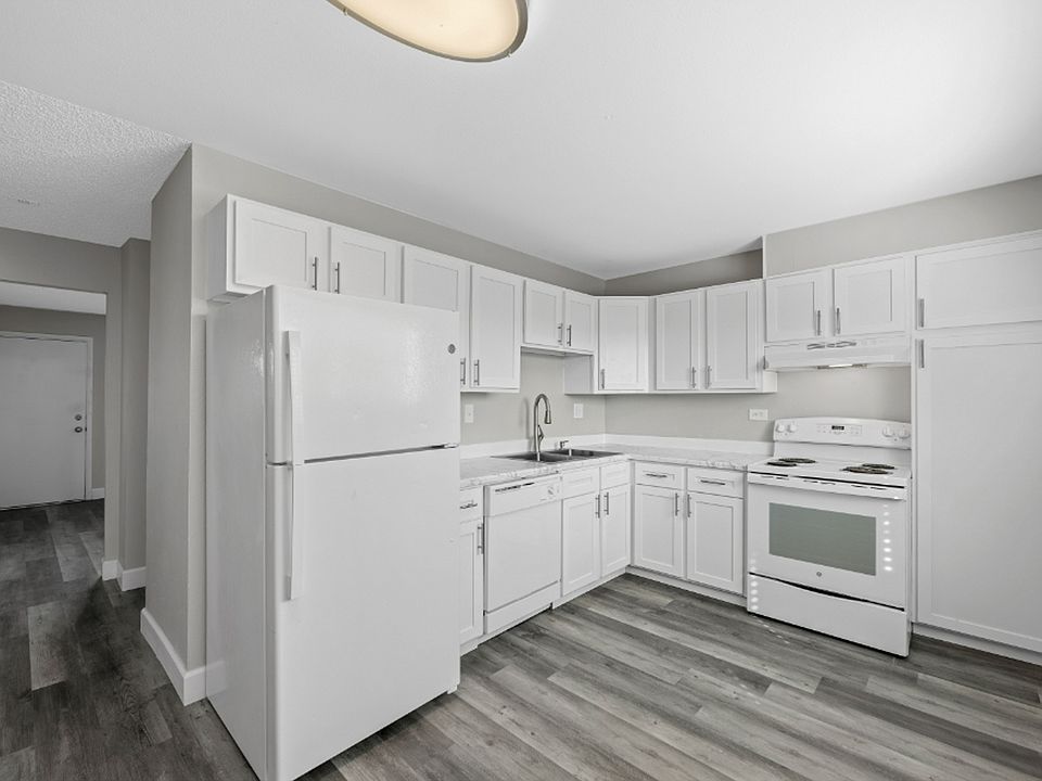 1st image of 78 W Walnut St #205