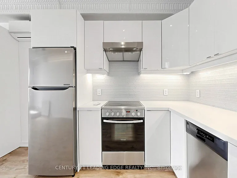 679 Woodbine Ave #MAIN — Photo 7