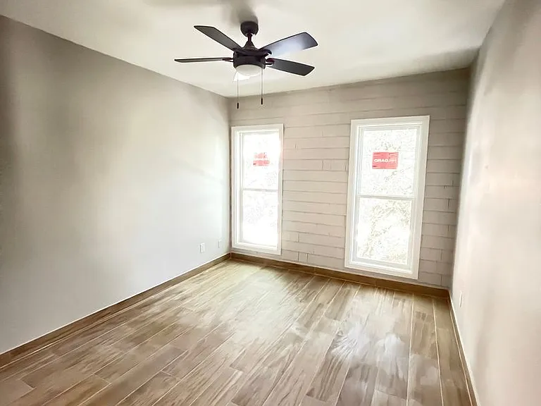 9949 Pinewood Ave — Photo 16