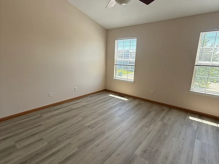 757 Bayles Dr — Photo 16