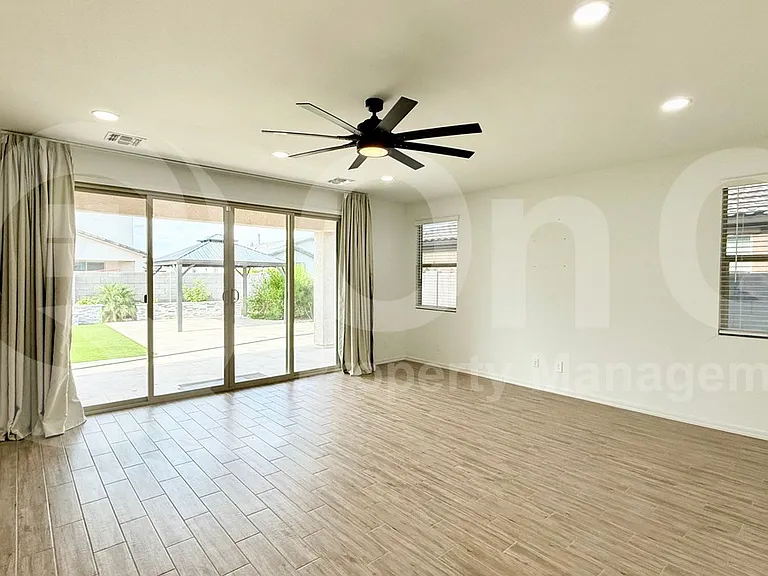 11343 E Upton Ave — Photo 6