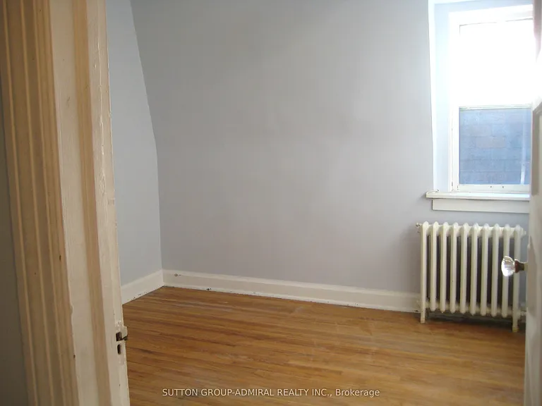 238 Lumsden Ave — Photo 8