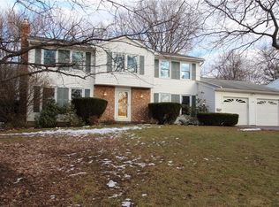 14 Hilltop Dr, Penfield, NY 14526