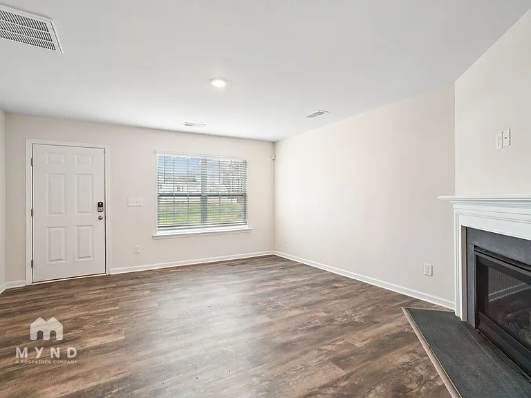 1052 Jaxson Terry Ln — Photo 9