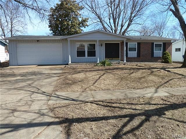1st image of 735 Charvel Dr