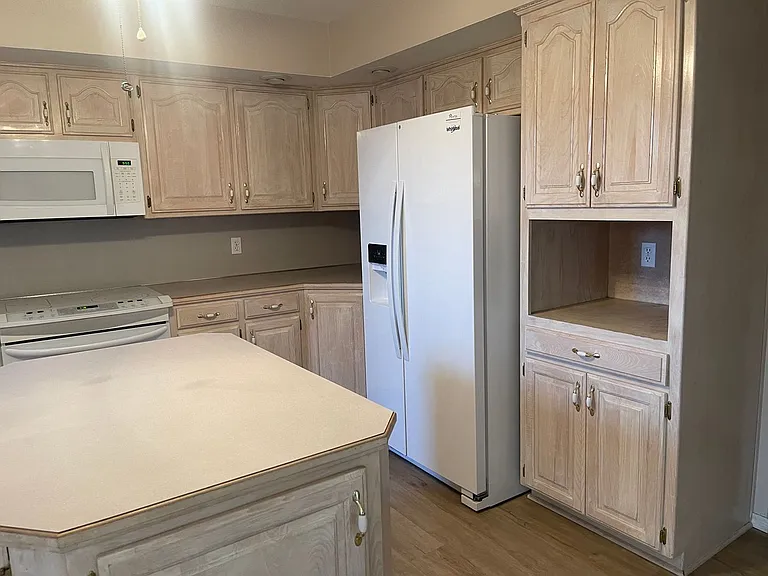 1508 E Powell St — Photo 10