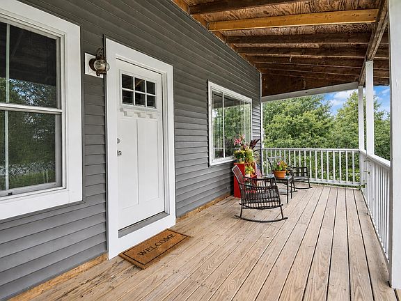 3rd image of 2835 Mountain View Road