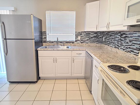4th image of 980 Canal View Blvd APT N2