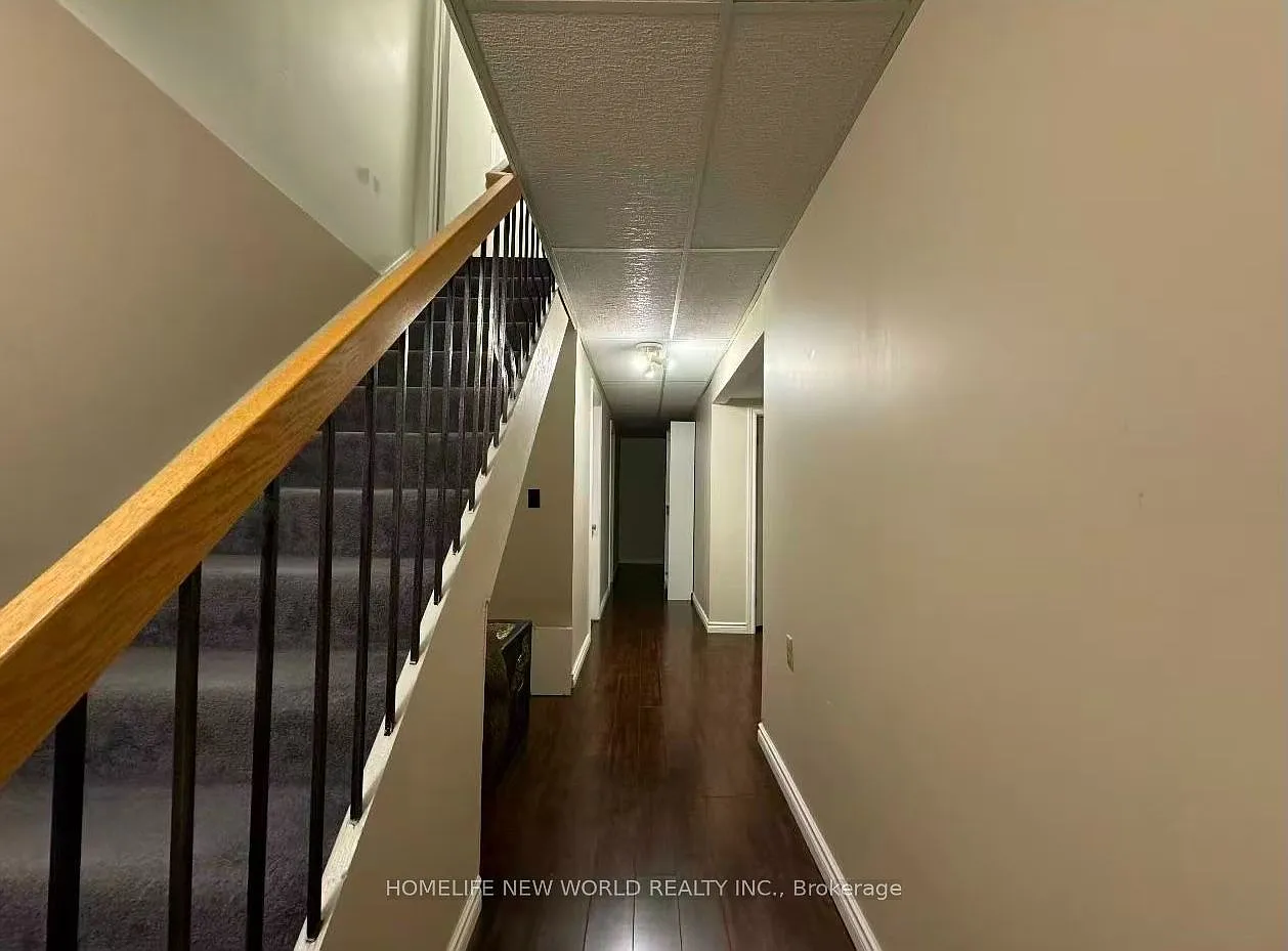 3 bed, $1,800 — Photo 2