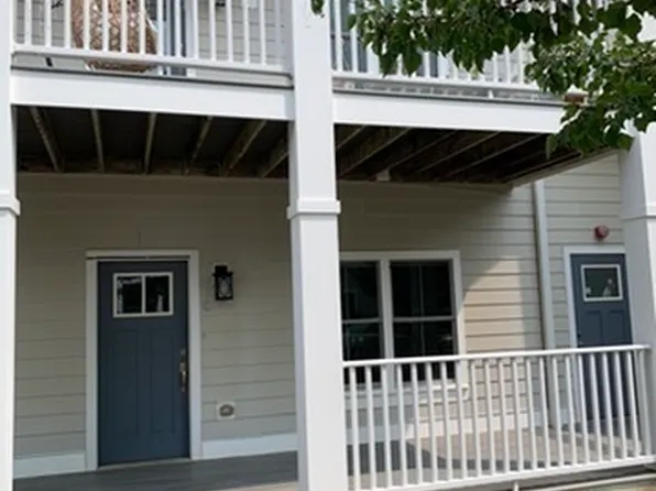 102 Edgewater Cir #C, East Hampton, CT 06424
