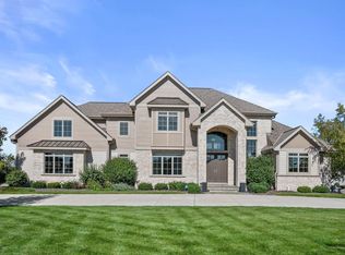 1649 Spring Valley Rd, Hartland, WI 53029