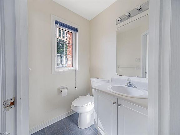 5th image of 82 Milner Downs Cres