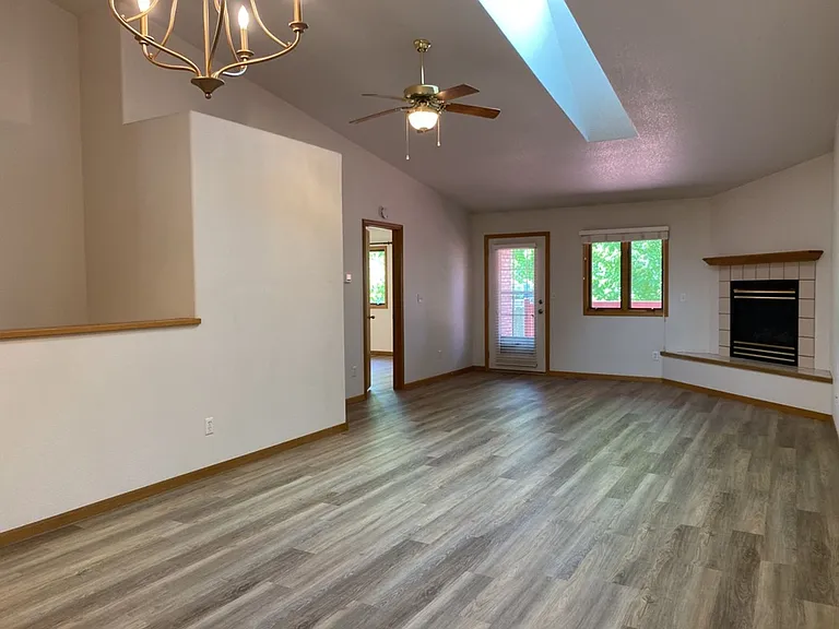 2325 Northbrook Dr — Photo 16