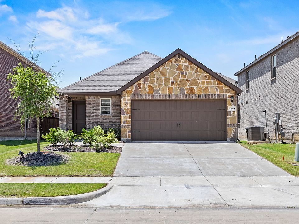1st image of 3921 Oak Creek Cir