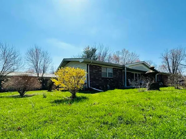 715 E Broadway St, Austin, IN 47102