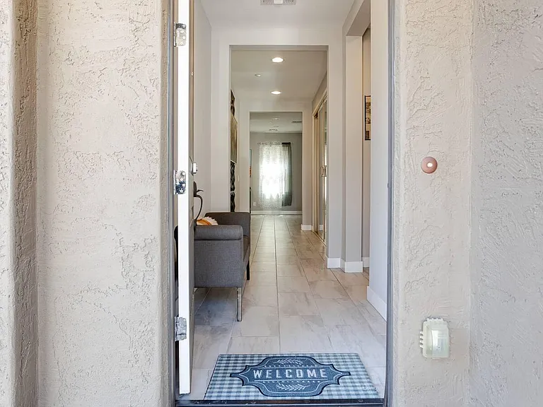 7043 E Portland St — Photo 2