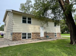 802 SE 10th St, Des Moines, IA 50309