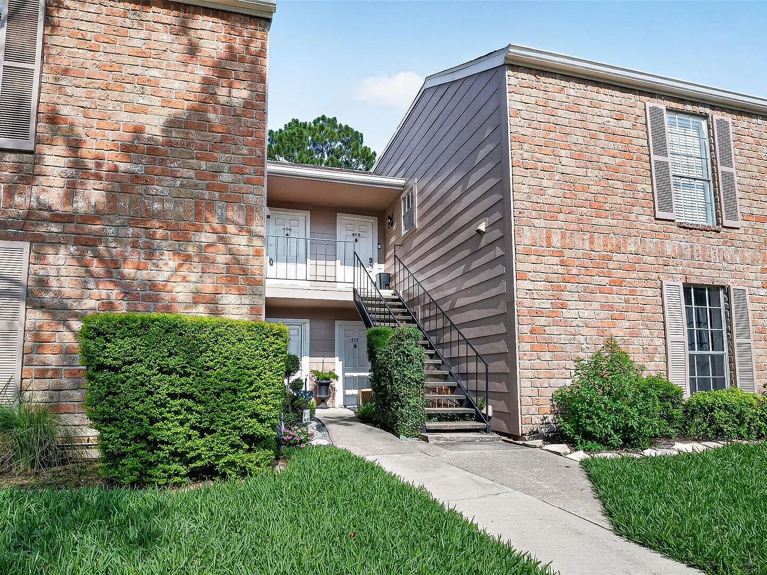 2 bed, 2.0 bath, 1043 sqft, $1,200 — Photo 3