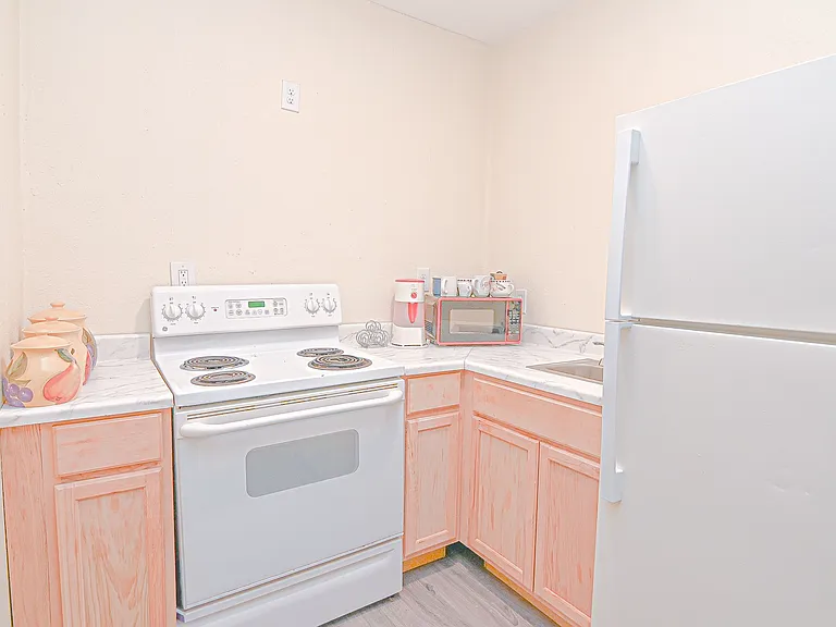 509 Cardinal Dr #LOFT — Photo 4