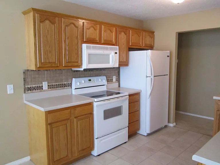 412 Denton — Photo 10