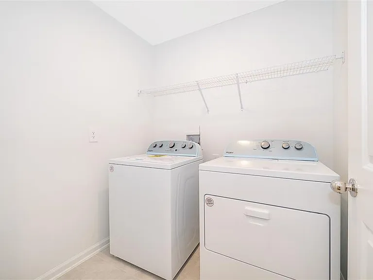 2723 Gentle Rain Dr — Photo 10