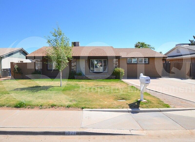 1st image of 1927 E Emerald Ave