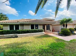 2650 Oak Tree Cir, Oakland Park, FL 33309