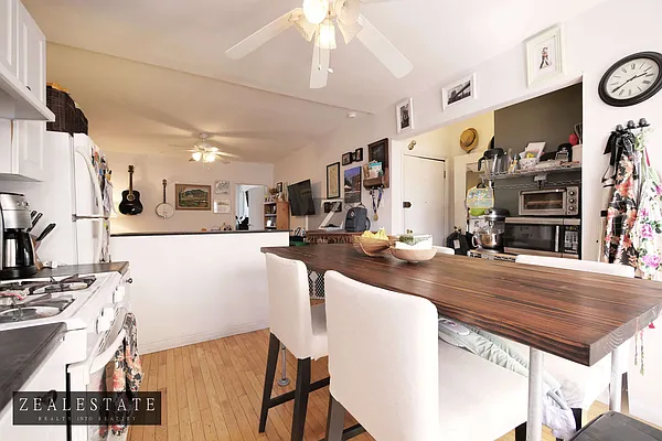 Rented by ZealEstate Group Inc | media 14