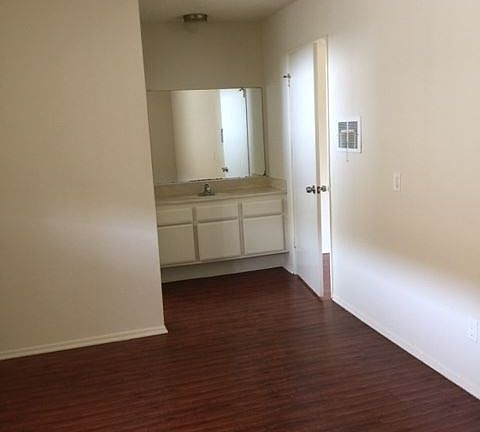 5th image of 16547 Vanowen St APT 203