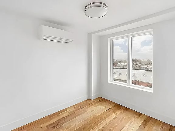 4th image of 785 Franklin Ave APT 3A