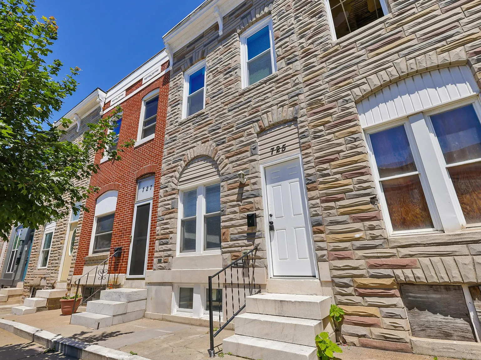 3 bed, 2.5 bath, 1700 sqft, $2,000 — Photo 1