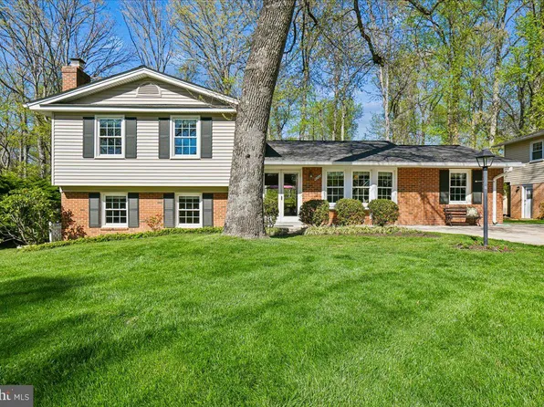 8722 Higdon Dr, Vienna, VA 22182