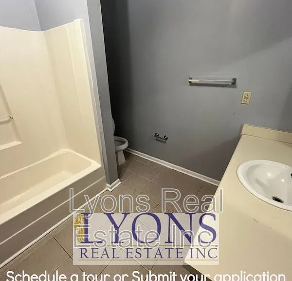 1100 S Gordon Ave #A — Photo 6