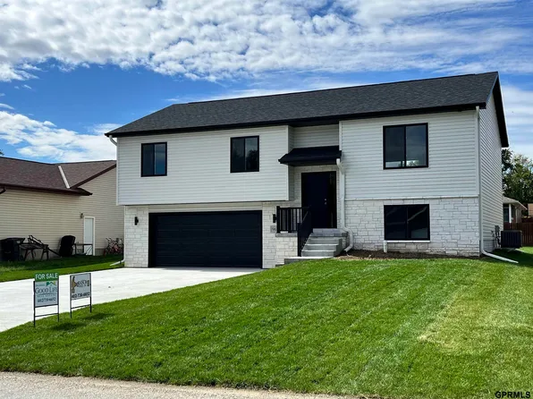 965 H St, Palmyra, NE 68418