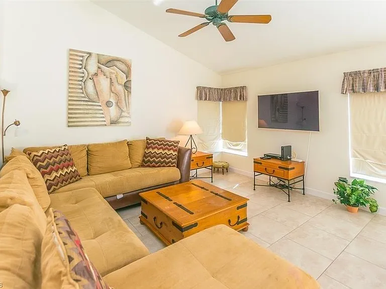 5077 Mabry Dr — Photo 2