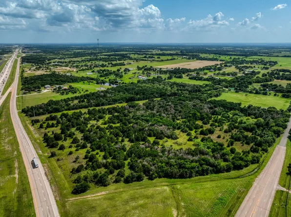 18201 N Interstate Highway 35 Hwy #35, West, TX 76691