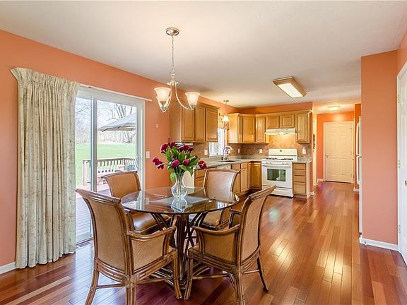 5th image of 50 Ayrshire Ln