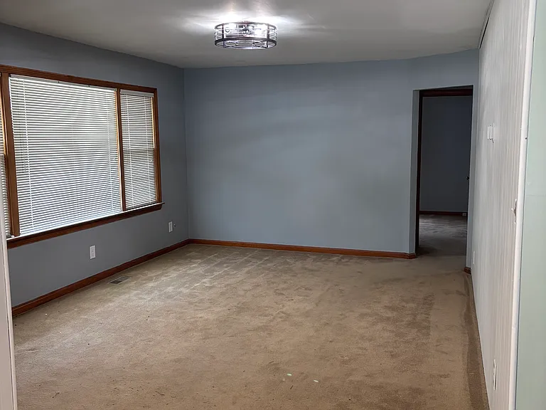 3317 S Silver St — Photo 3