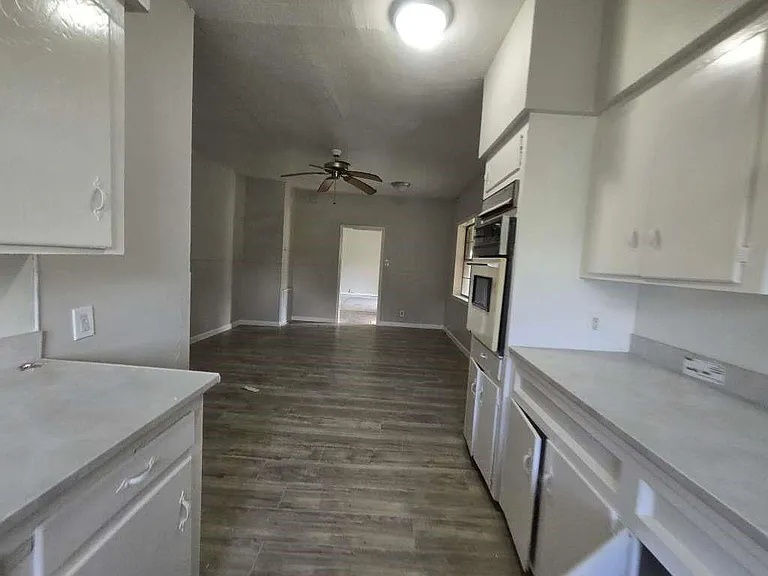 1824 Magnolia St — Photo 13