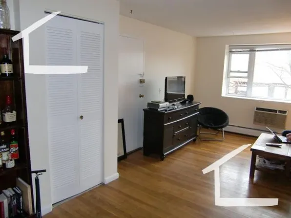 111 Babcock St #52, Brookline, MA 02446