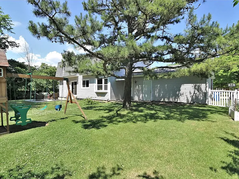 1929 Squires Way Ct — Photo 41