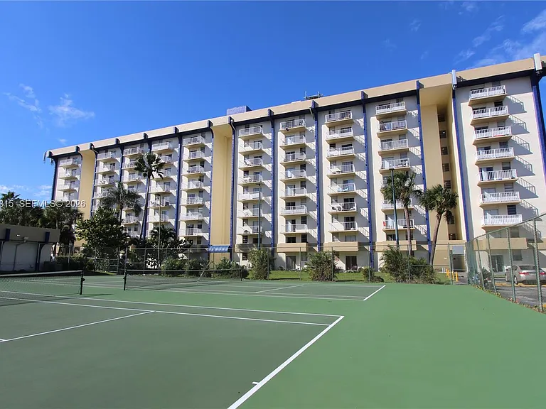 4550 NW 9th St #706E — Photo 26